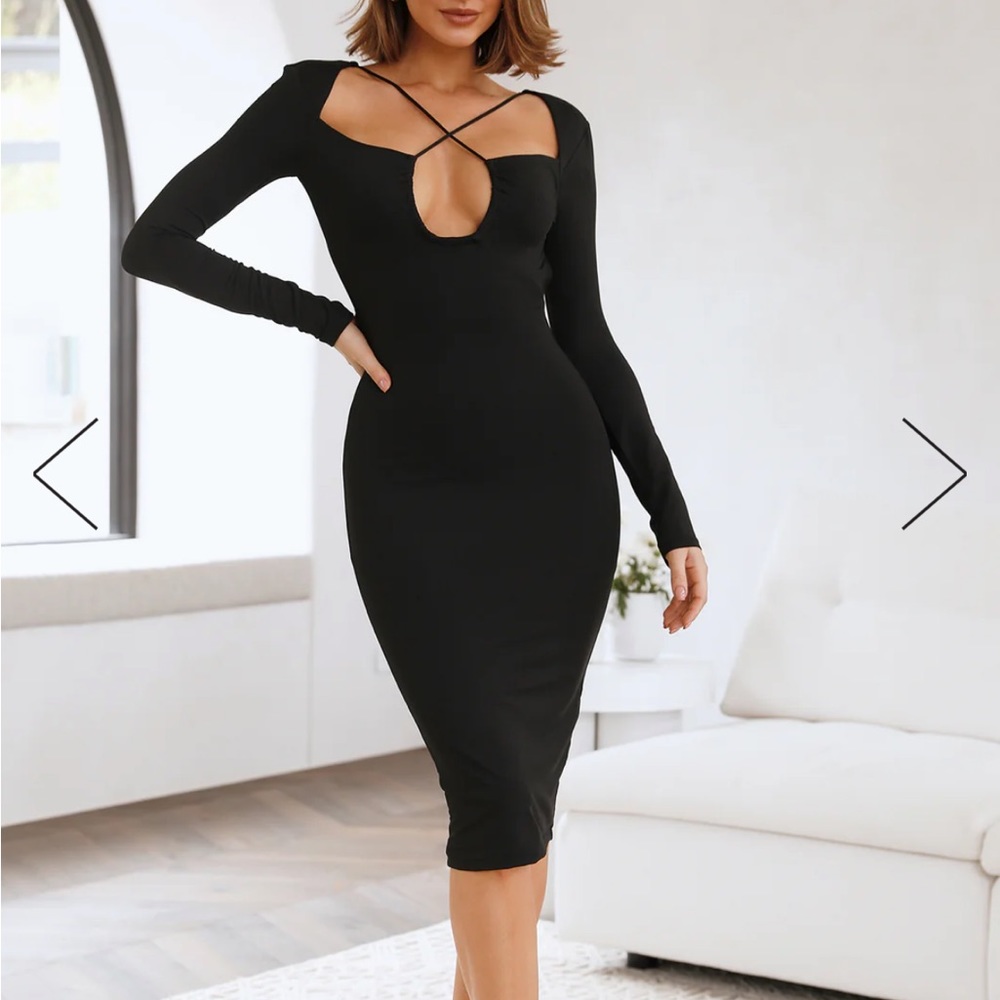 Hello Molly Black long sleeve backless midi dress